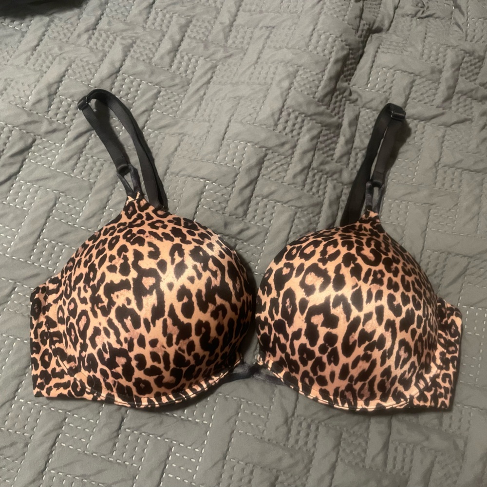 Victoria’s Secret Very Sexy Bombshell Size 38C Add 2 Cups Push Up Bra